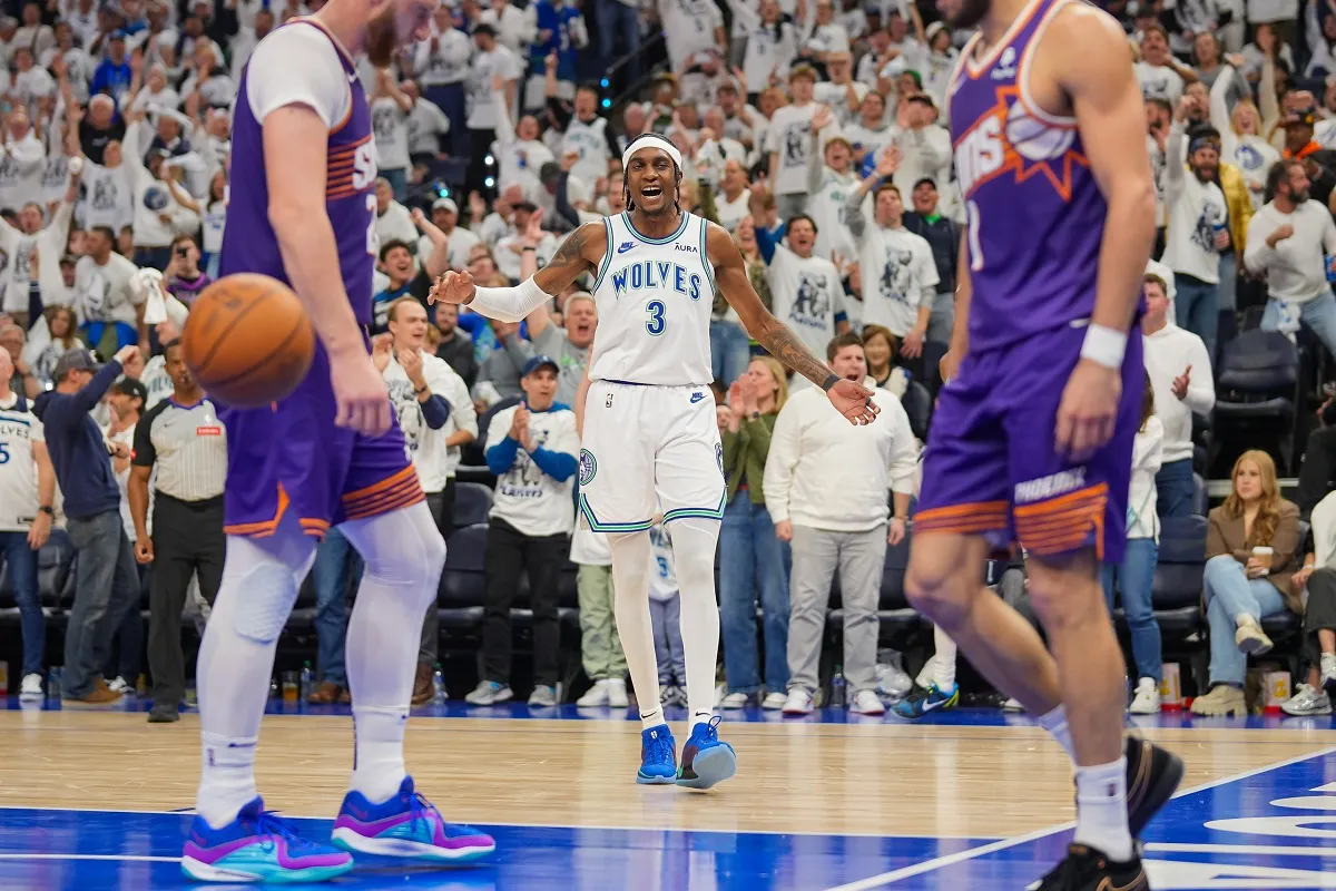 Jaden McDaniels (wolves)