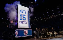Aux côtés de son idole, Julius Erving, Vince Carter a vu les Nets retirer son maillot