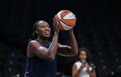 Tina Charles prend sa retraite