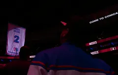 Le maillot de Moses Malone enfin retiré