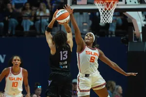 Janelle Salaün et les Valkyries passent la septième face au Sun