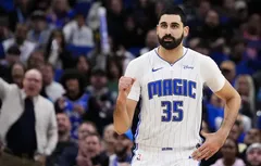 Goga Bitadze reste au Magic