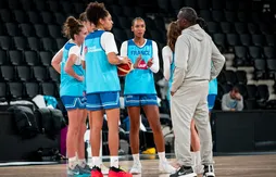 Leïla Lacan, Marième Badiane et Janelle Salaün avec les Bleues à l’EuroBasket 2025