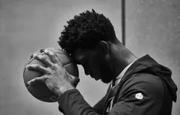 Under Armour officialise l’arrivée de Joel Embiid, pivot le mieux payé par un équipementier