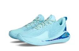 Les pieds dans les étoiles avec la Curry 12 “Pisces”