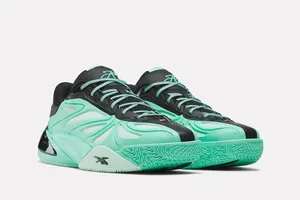 Reebok fait rimer Angel Reese avec turquoise