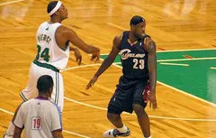 Collector : Paul Pierce vs LeBron James (playoffs 2008)