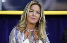 Sur les réseaux sociaux, la patronne des Lakers partage une lettre raciste et misogyne