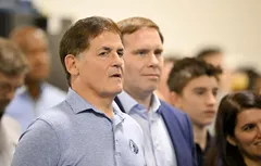 Mark Cuban regrette d’avoir laissé les Mavericks à Miriam Adelson et Patrick Dumont