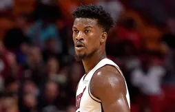 Jimmy Butler forcé de changer de maillot avant le match