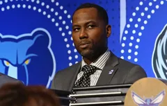Elton Brand chasse les dollars