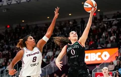 Carla Leite met le feu à Toronto