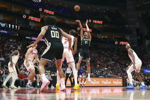 https://www.basketusa.com/thumbor/TMti8zlYp51_sj4gIoem-bKWZnw=/487x325/smart/filters:format(webp)/https%3A%2F%2Fmedia.basketusa.com%2Fmain%2F2026%2F04%2FUSATSI_28639319_168380191_lowres1.jpg