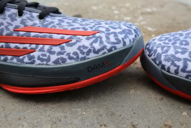adidas-crazylight-boost-4-white-black-red-leopard-05