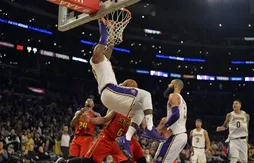 LeBron James et Tyson Chandler arrachent la troisième victoire d’affilée des Lakers