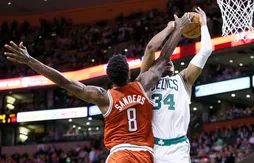 Les Bucks d’un gros Larry Sanders dominent Boston en prolongation