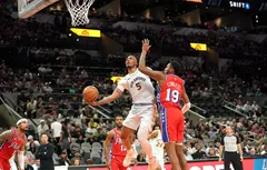 Les deux mains sur le trophée de “Rookie de l’année” pour Stephon Castle ?
