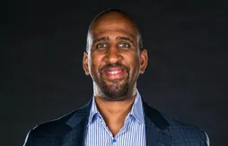 Calvin Booth bientôt promu GM des Nuggets