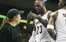 LeBron James s’occupe de la mise en bière des Raptors