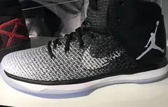 Une Air Jordan 31 avec la signature de Michael Jordan