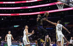 Brouillons, les Lakers renversent les Pelicans en fin de match