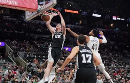 Jakob Poeltl intéresse les Bulls et les Raptors