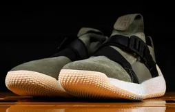 Adidas : la Harden Vol.2 perd ses lacets en rejoignant le bitume