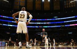 LeBron James et les Lakers n’ont parlé ni de transfert, ni de buyout…