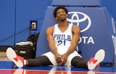 Pour Brett Brown, Joel Embiid doit travailler sa discipline pour rester en bonne santé