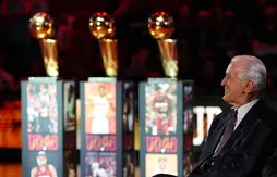 Pat Riley redistribue les revenus générés par son expression « three-peat »