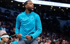 Les Hornets prolongent leur coach Charles Lee