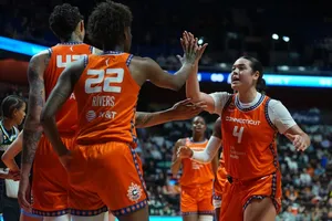 Brittney Griner dans l’histoire, Connecticut enfonce Chicago