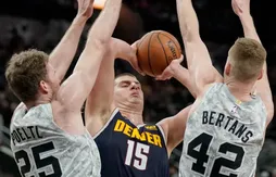 Trouver des tirs pour Nikola Jokic, la priorité des Nuggets