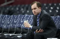 L’ancien GM des Sixers va donner des cours à Stanford… et mater du snowboard