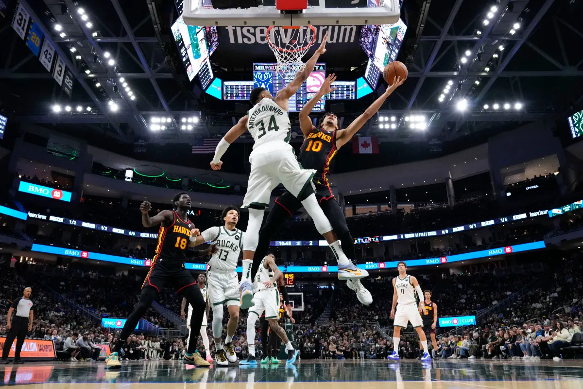 Zaccharie Risacher et les Hawks face aux Bucks