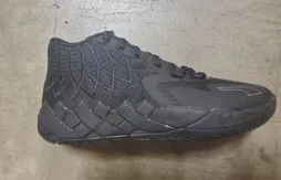 La MB.01 en mode “all black”