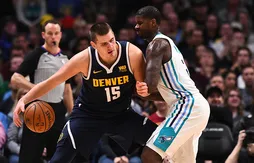 Nikola Jokic (39 points) et les Nuggets enchaînent face aux Hornets