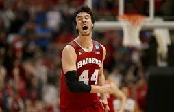 Elite 8 : Wisconsin domine Arizona avec un grand Frank Kaminsky