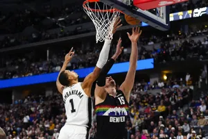 Le duel Jokic – Wembanyama illumine un sublimissime Nuggets – Spurs !