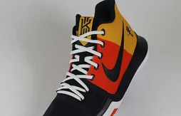 Nike : la Kyrie 3 monte sur son skateboard