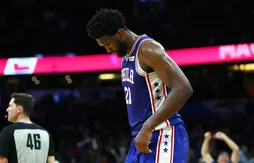 Joel Embiid touché au mollet