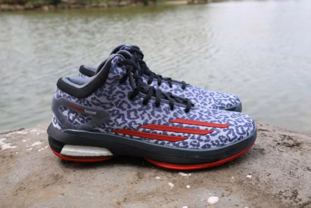 adidas-crazylight-boost-4-white-black-red-leopard-02