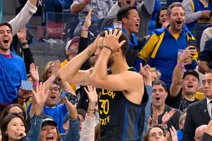 Menés de 25 points, les Warriors renversent les Lakers !
