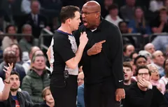 Mike Brown digère mal l’arbitrage face au Thunder