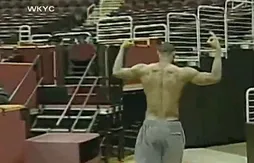 Buzz du jour : encore un shoot incroyable de LeBron James