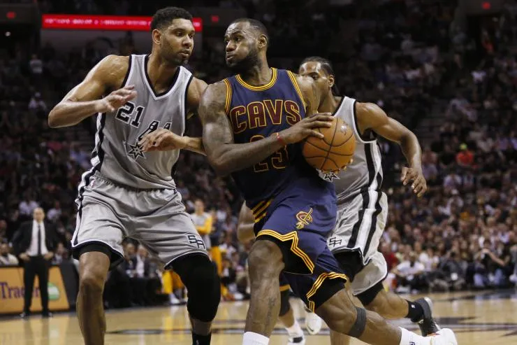 Meilleurs joueurs du moment, la légende Tim Duncan, souvenirs... Le Hoopcast répond à vos questions