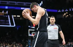 Egor Demin et la frontière de la ligne à 3-pts