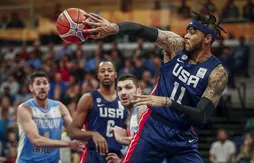 En manque d’un meneur de jeu, les Suns engagent un pivot