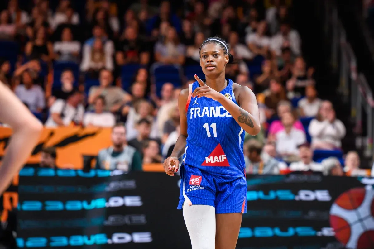 Valériane Ayayi