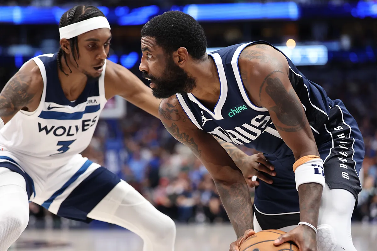 Kyrie Irving face à Jaden McDaniels